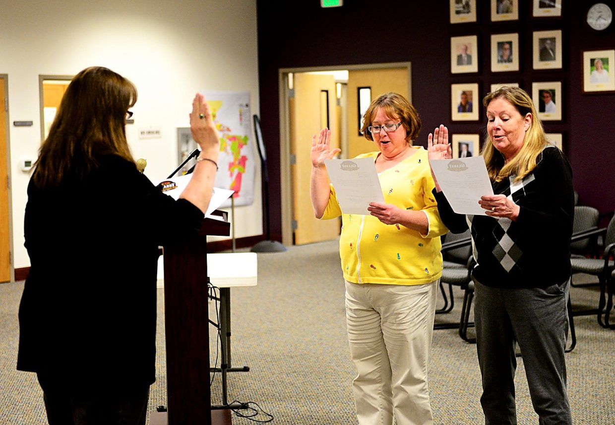 Photo Granby trustees sworn in